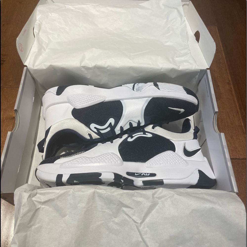 New in box Nike PG 5 TB, Size 11.5 in College Navy/College Navy. PRICE IS FIRM!